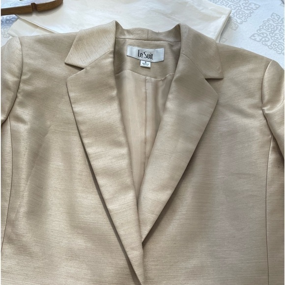 Le Suit women’s champion/ gold satin like , textured blazer/ Jacket size eight - Picture 3 of 5